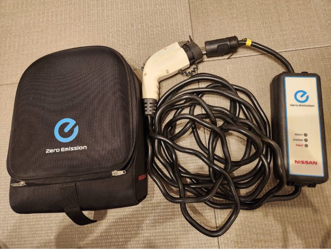 ★収納ケース付★送料無料日産純正 充電ケーブル 200V アリア リーフ サクラ