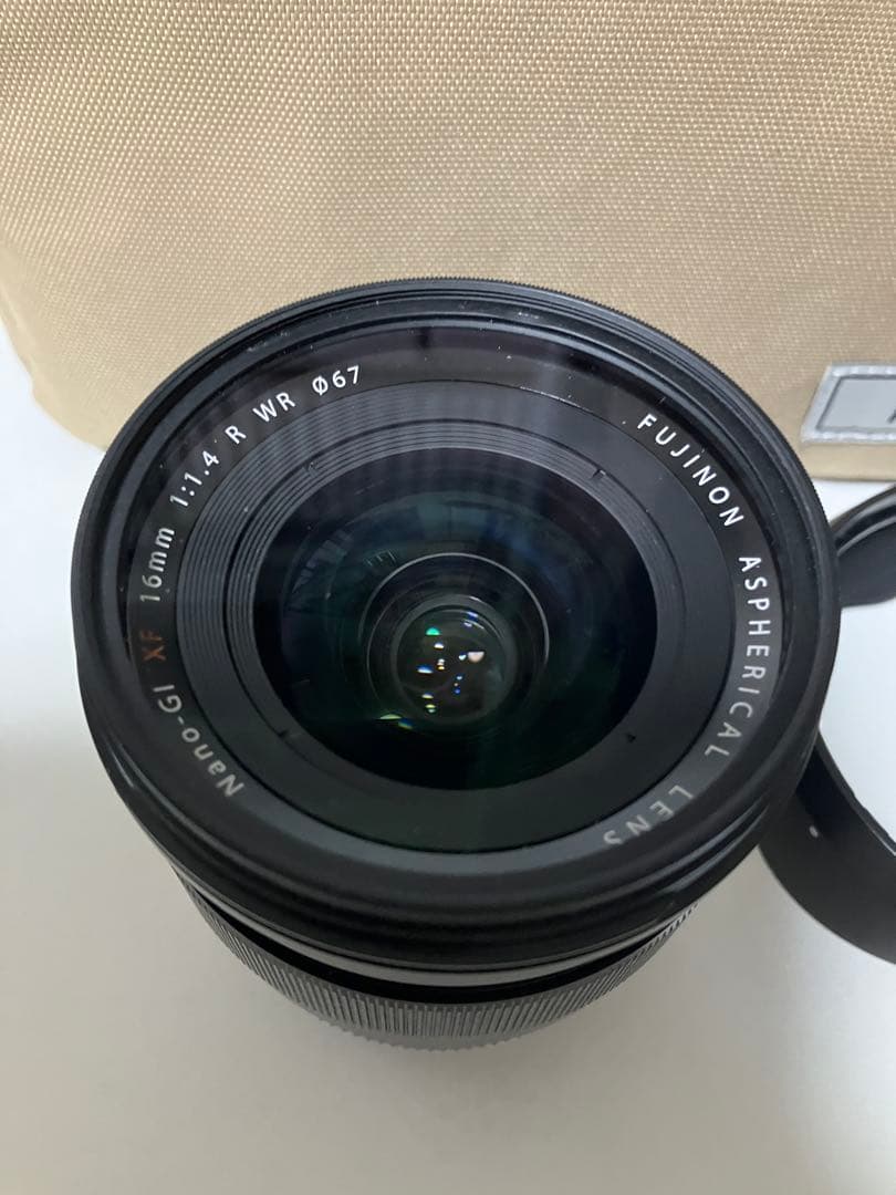 富士フイルム　レンズ　Fujifilm XF 16mm F1.4 R WR