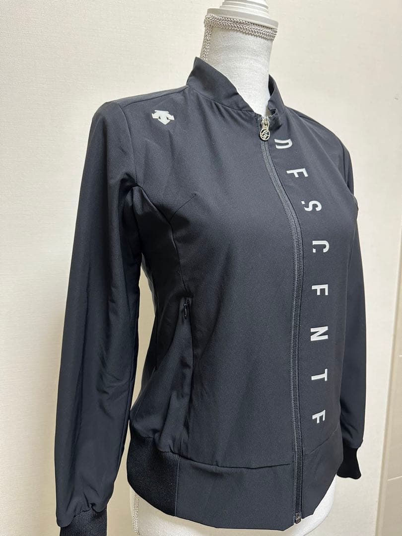 デザイントゴルフ アウター M 美品