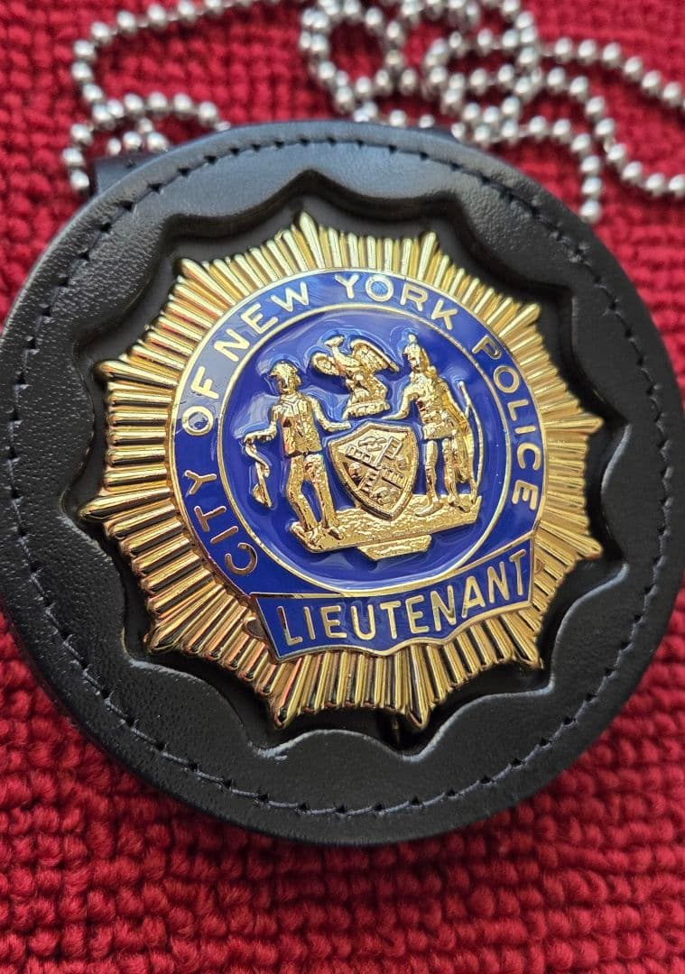 米国ポリスバッジ【NYPD ニューヨーク市警 警部補ランク】PFバッジホルダー付