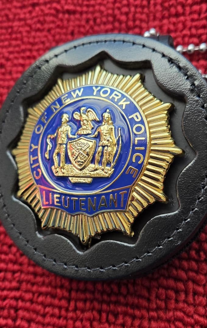 米国ポリスバッジ【NYPD ニューヨーク市警 警部補ランク】PFバッジホルダー付