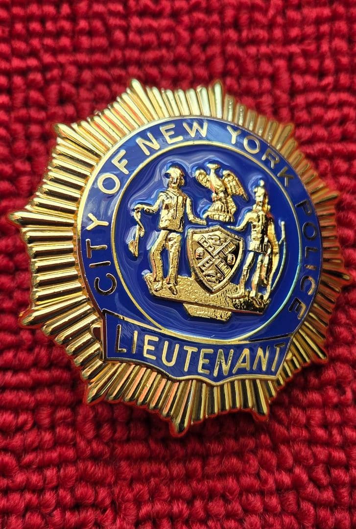 米国ポリスバッジ【NYPD ニューヨーク市警 警部補ランク】PFバッジホルダー付