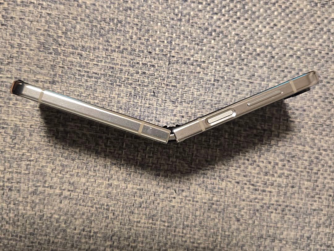 Galaxy Z Flip 5/SCG23 256GB simフリー【ジャンク】