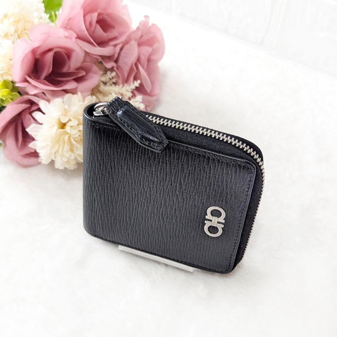 ✨極美品✨フェラガモ ダブルガンチーニ ラウンドファスナー 折り財布 レザー