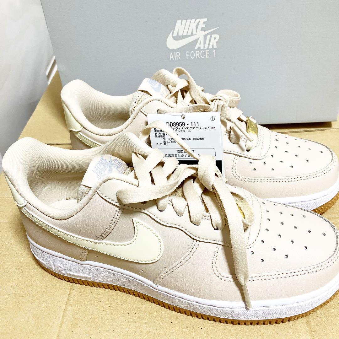 ⭐︎新品　NIKE エアフォース1 07 レディース　ウィメンズ　スニーカー