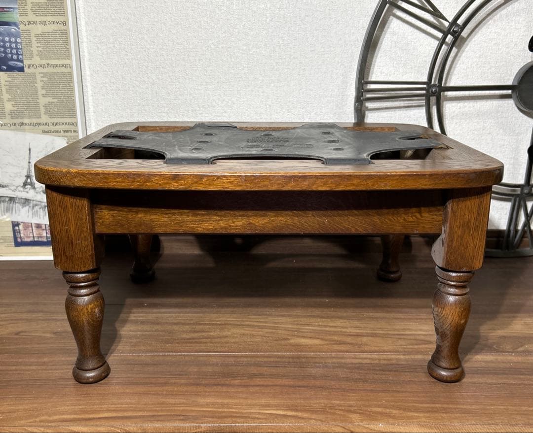 リラママ　飛驒産業　飛驒の家具　穂高　キツツキマーク　オットマン