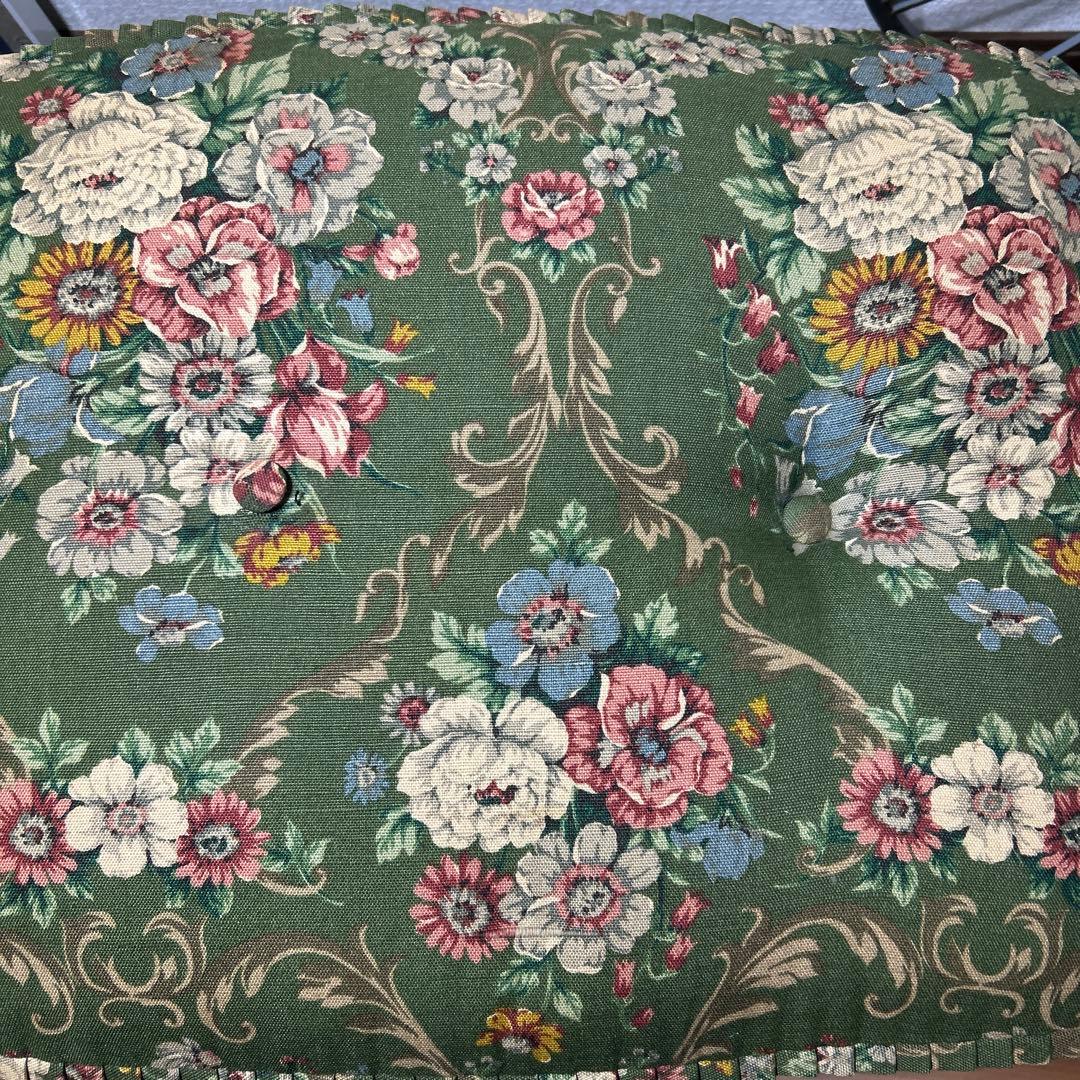 リラママ　飛驒産業　飛驒の家具　穂高　キツツキマーク　オットマン