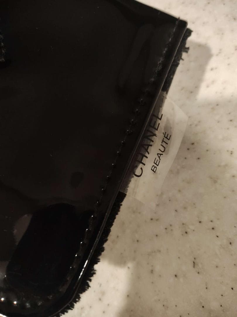 CHANEL シャネル　ノベルティ　ボア　エナメル　チェーンショルダーポーチ