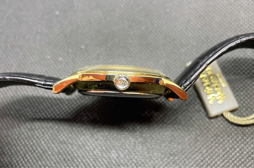 【美品】Vivienne Westwood レザー 腕時計 ケース＆保証書付き