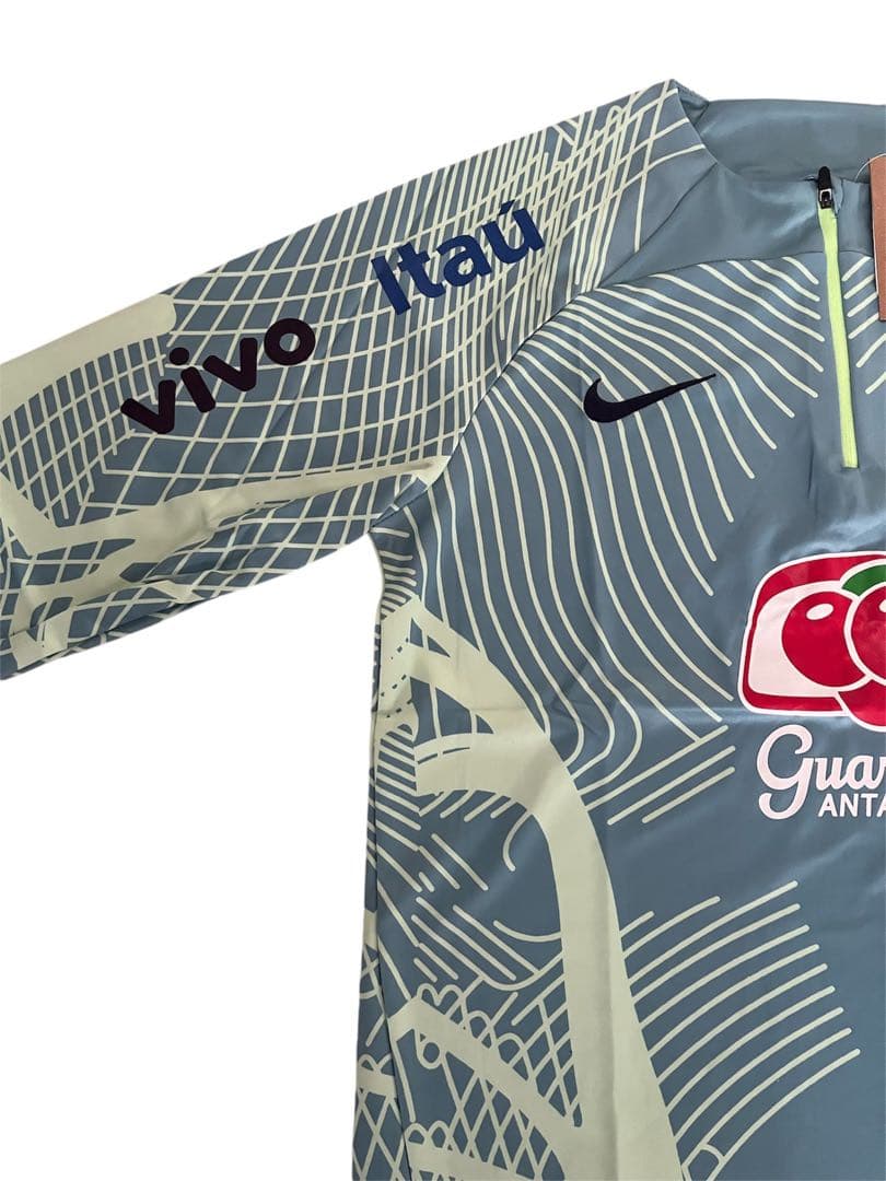 ブラジル代表　ナイキ　トレーニングウェア　上下セット　Lサイズ