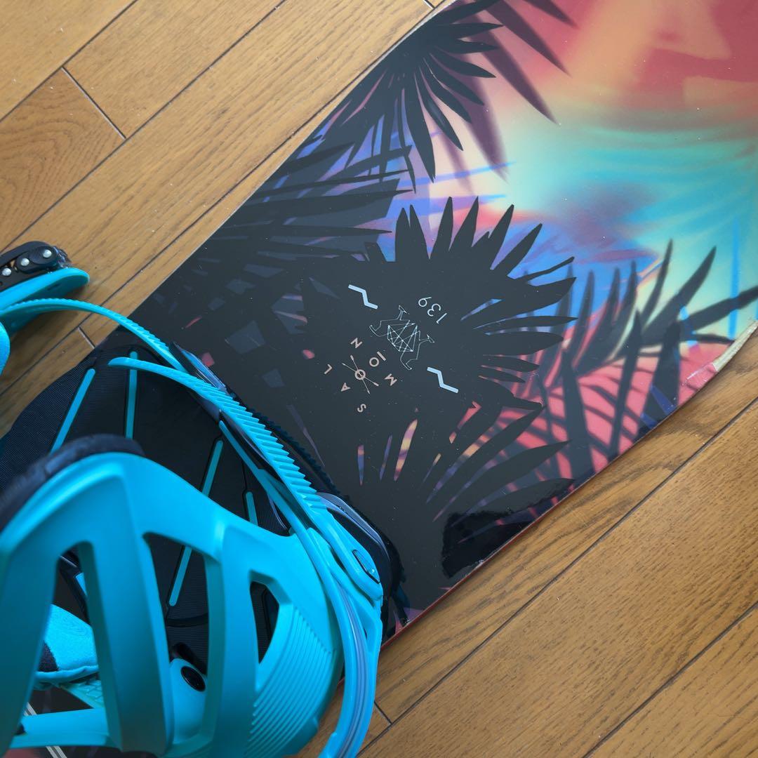 【Salomon】ビンディング付　板 wonder 139cm ホログラムS