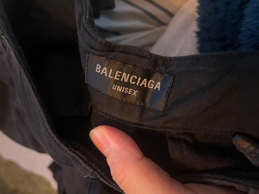 BALENCIAGA ユニセックス ブラックカーゴパンツ