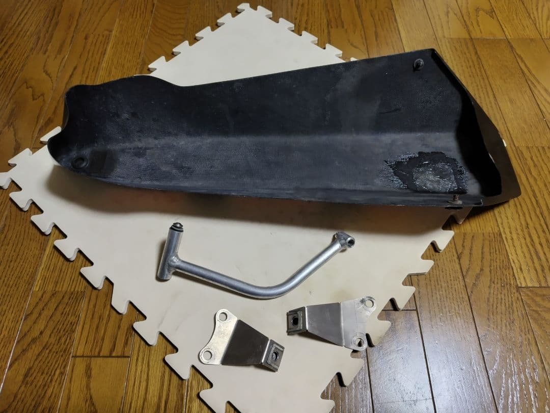 DUCATI　モンスター　M900用 アンダーカウル　中古　補修あり