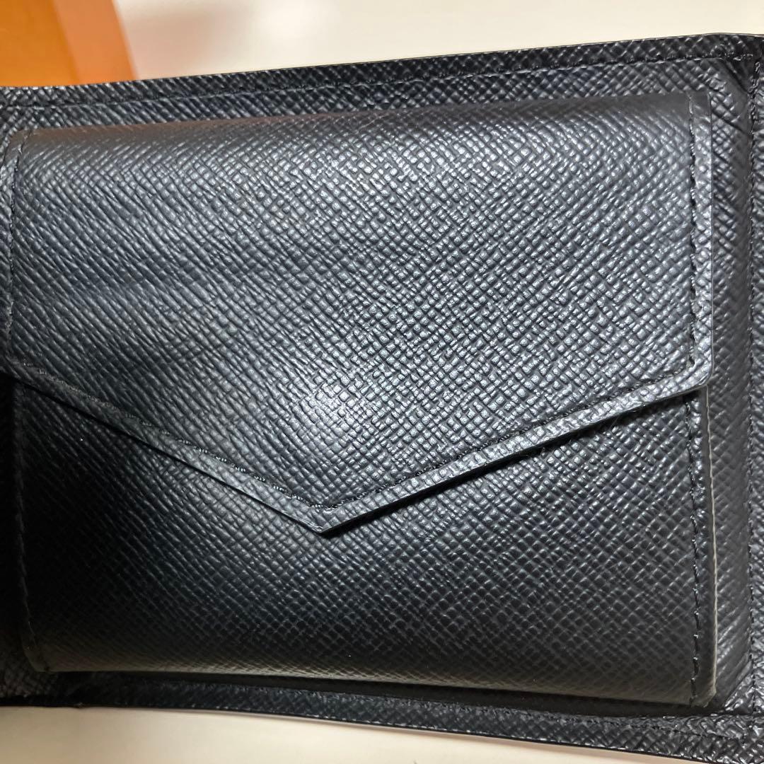 LOUIS VUITTON エピレザー 二つ折り財布 黒