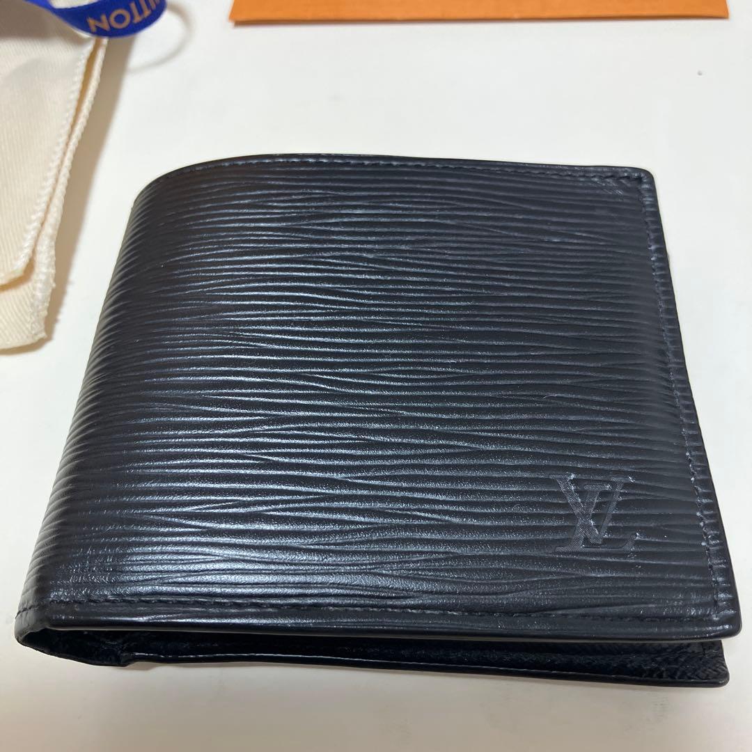 LOUIS VUITTON エピレザー 二つ折り財布 黒
