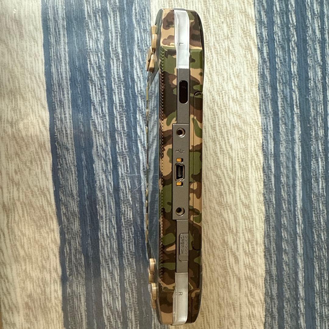 PSポータブル PSP1000 メタルギアソリッド 迷彩カラー