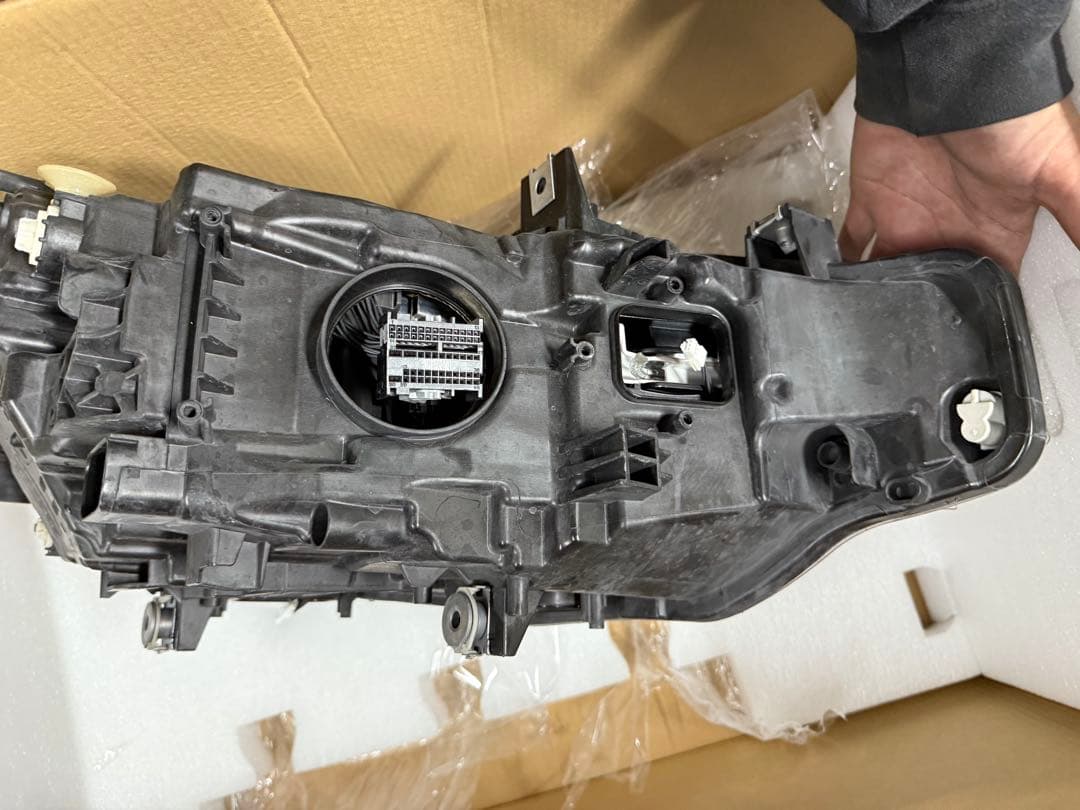 BMW3シリーズ左ヘッドライト