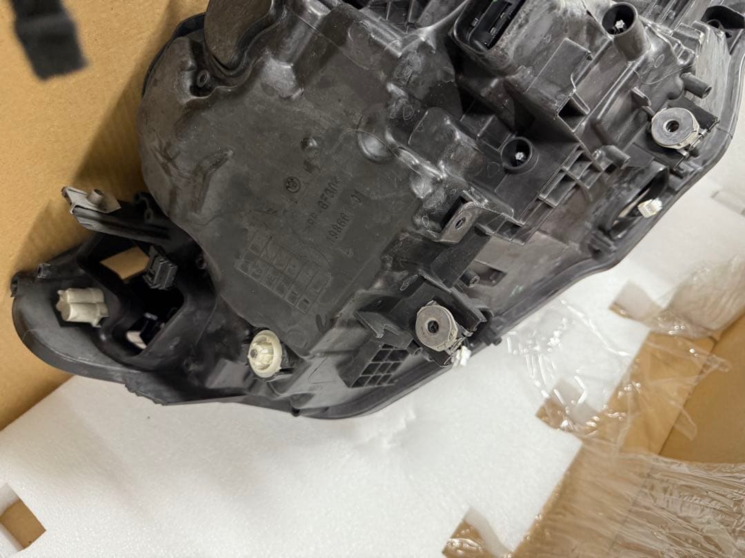 BMW3シリーズ左ヘッドライト