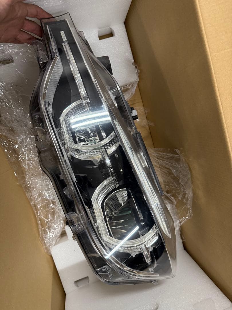 BMW3シリーズ左ヘッドライト