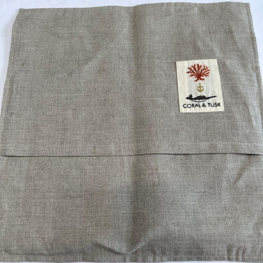 Coral&Tusk コーラル&タスク　犬のクッションカバー　新作　新品