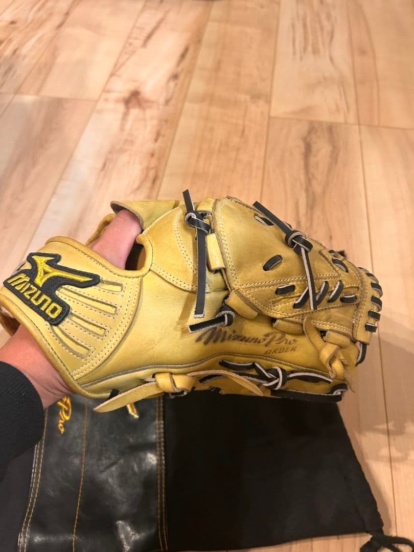 MizunoPro 軟式グローブ 黄色 収納袋付き　ミズノプロ　投手用