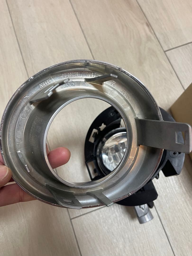 ムーヴキャンバスLA800SLA810S純正右フォグランプ フォグライトLED