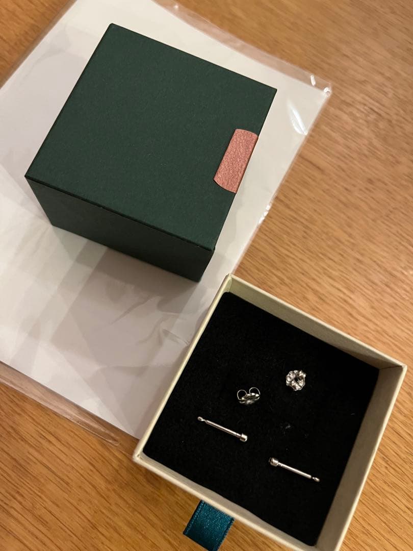 hibinoi チタンピアス　ダイヤモンド