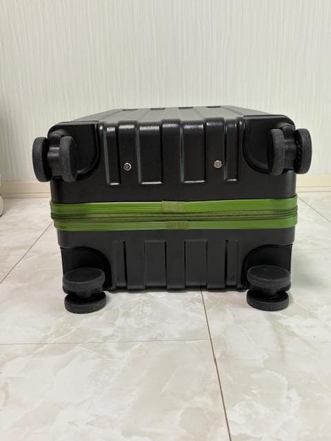 【新品未開封】 ディズニー アナ雪 キャリーケース付き５点セット