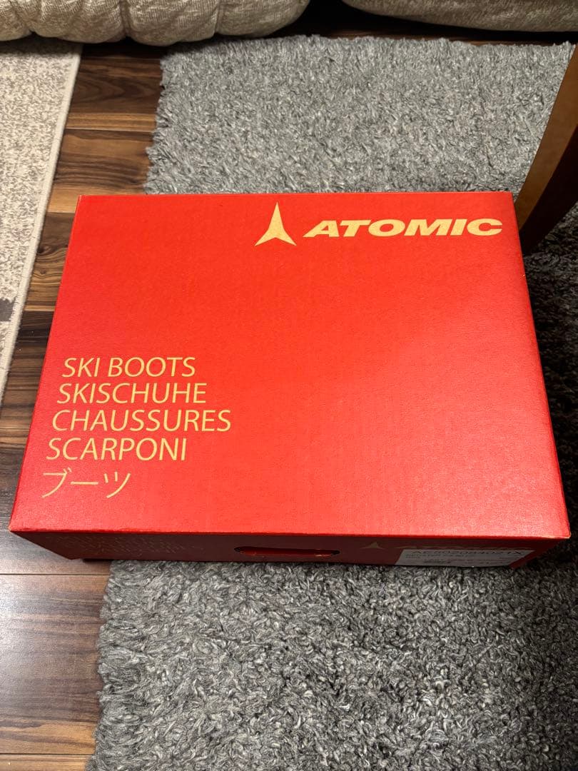 競技用スキーブーツ　ATOMIC REDSTER女性、子供用　21/21.5cm