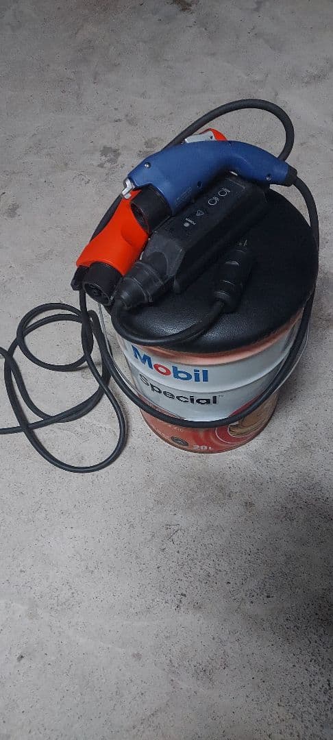 kenken24プリウスphv 純正充電ケーブル最終価格。