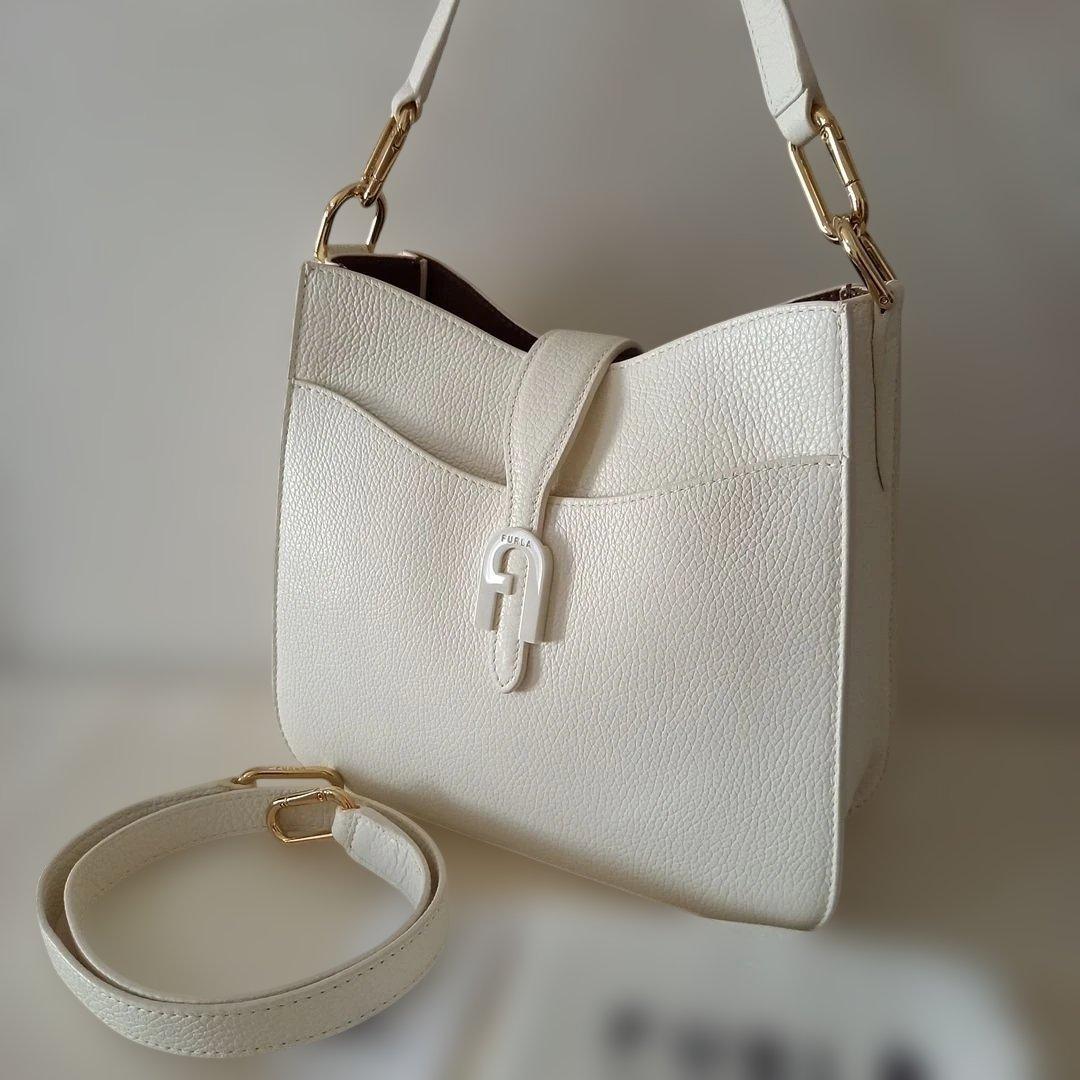 【美品】フルラFURLAバッグ　フルラショルダーバッグ2way　ハンドバッグ本革