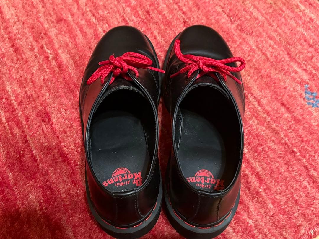 ドクターマーチン　3ホール赤ステッチ