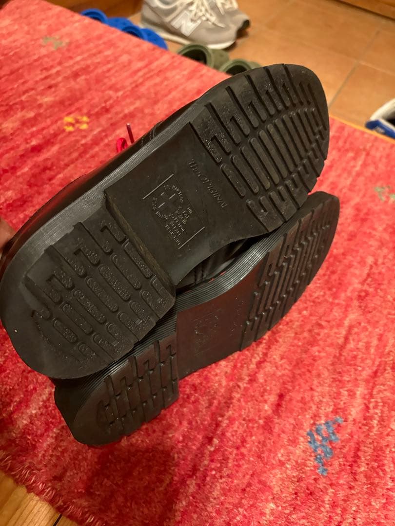 ドクターマーチン　3ホール赤ステッチ