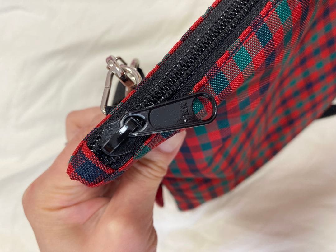 ゆ*ー様 ファミリア　サコッシュ　赤チェック