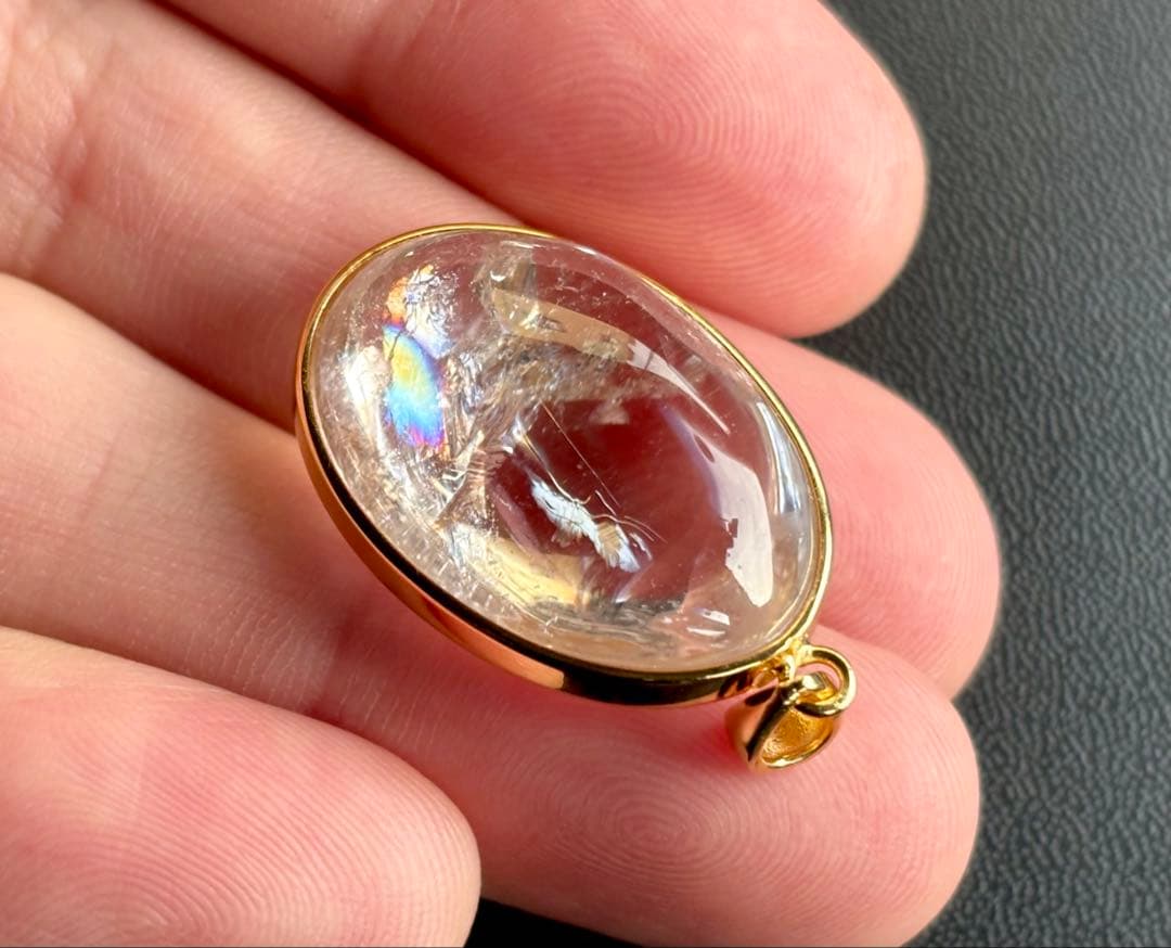 ひろリン　永遠の愛を願う水晶の究極形態　虹のマスターウラルレムリアン