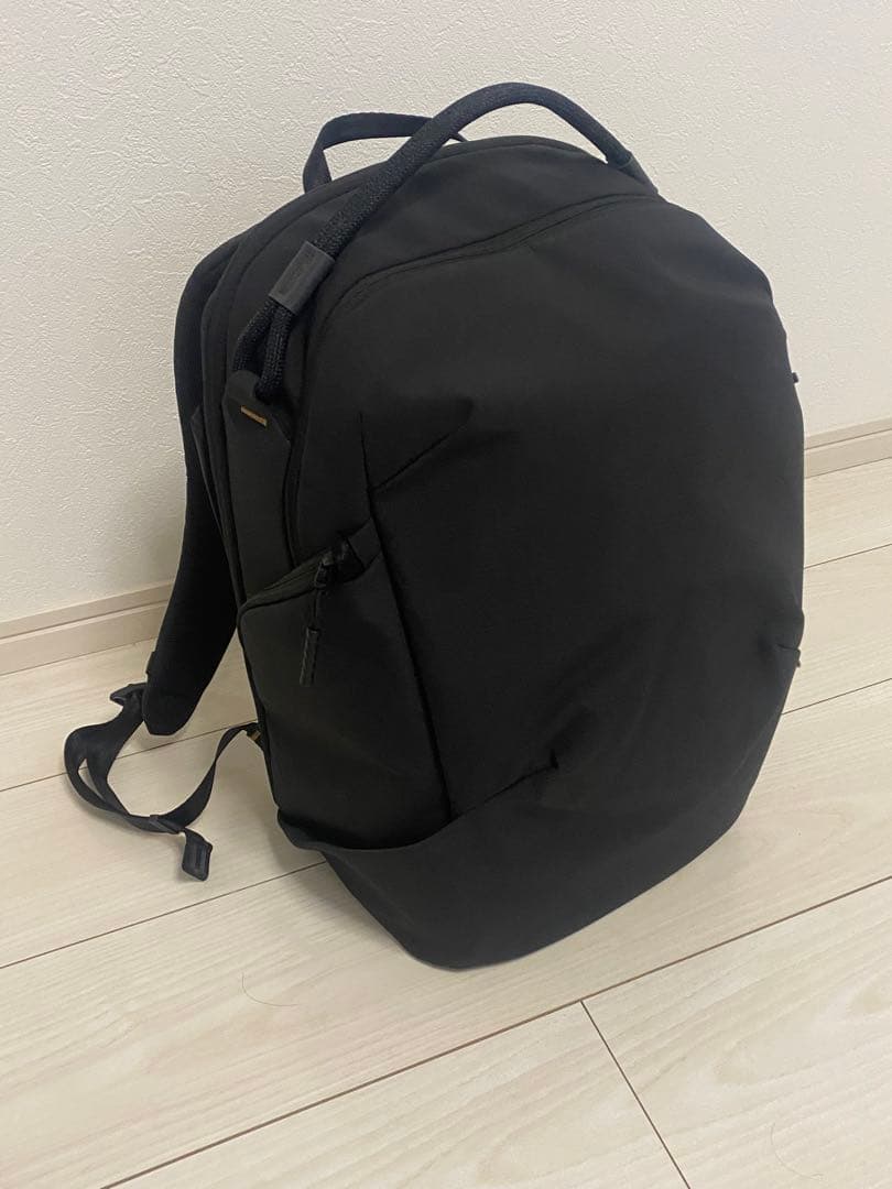 PGYTECH の OneGo Lite カメラリュック 16L 〈ブラック〉