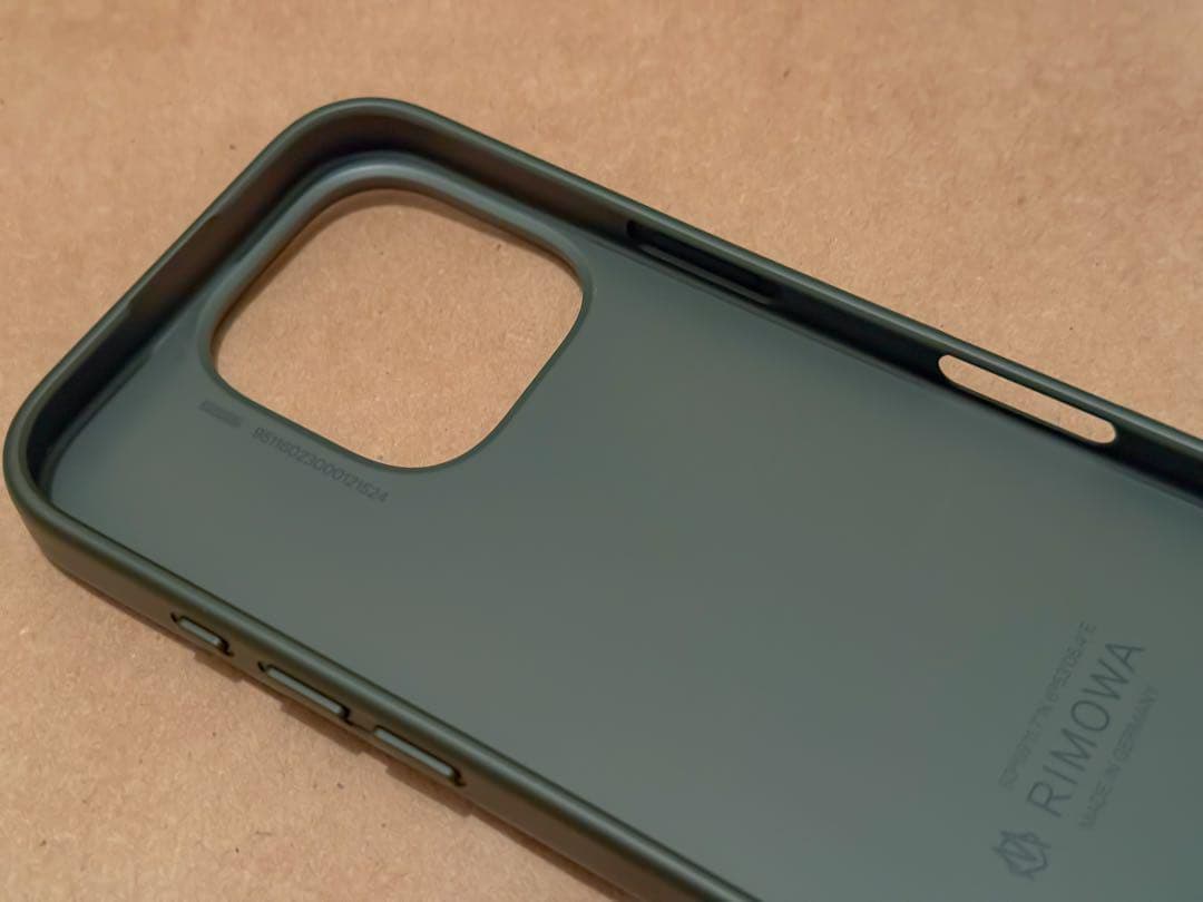 RIMOWA iPhone 16proケース