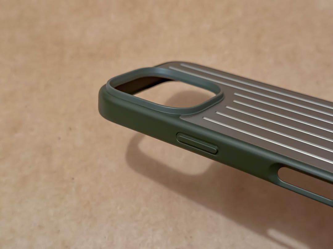 RIMOWA iPhone 16proケース