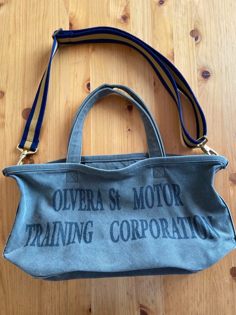 アパルトモン グラフィック ロゴ トートバッグ＋ストラップ