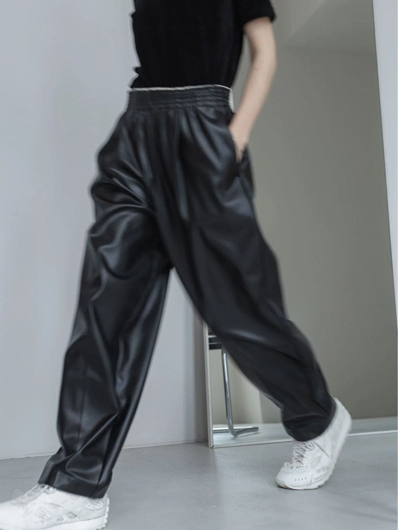 パンツ soyy. Gomu Gurkha eco leather size1