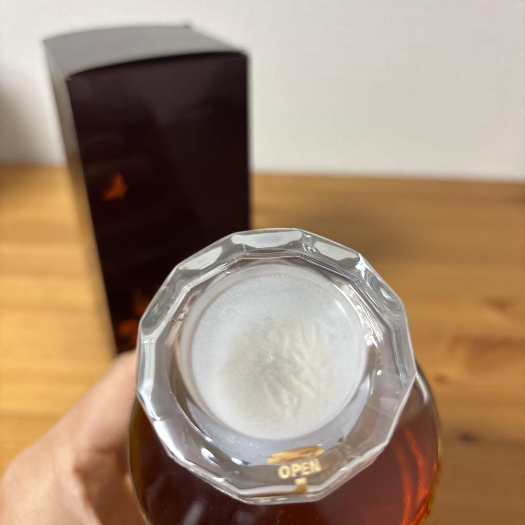 サントリーウイスキー　響12年　500ml 意匠ボトル　箱付　未開封【1】