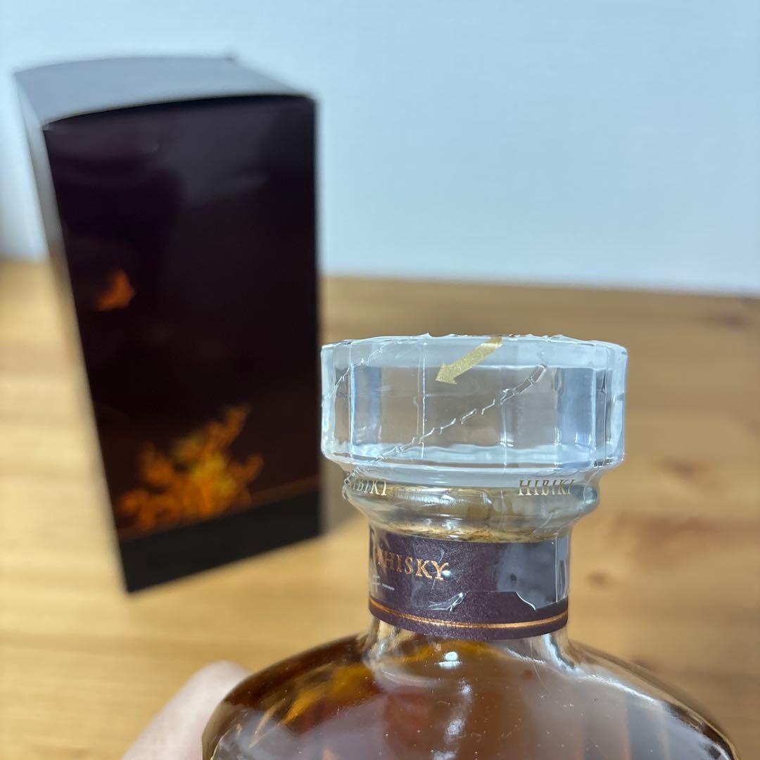 サントリーウイスキー　響12年　500ml 意匠ボトル　箱付　未開封【1】