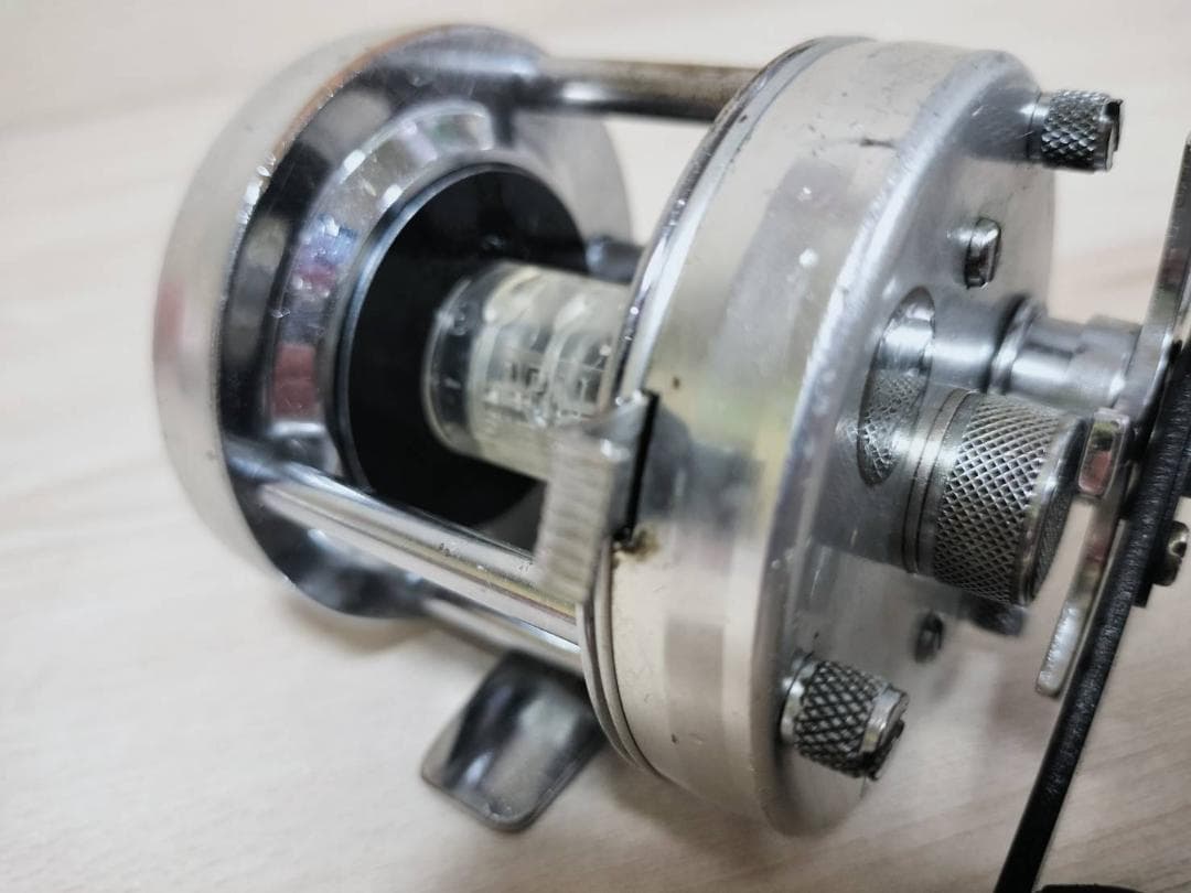 アブガルシア　アンバサダー5500C 　ビンテージ　リール abu 　シルバー