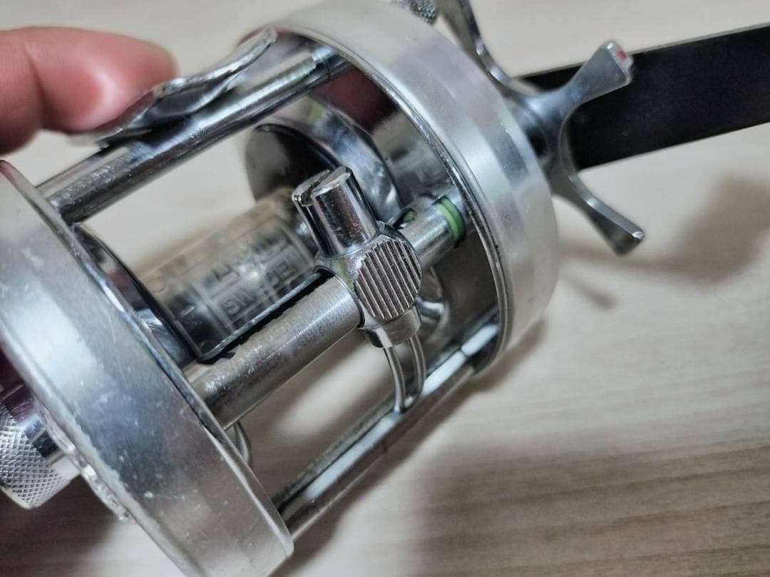 アブガルシア　アンバサダー5500C 　ビンテージ　リール abu 　シルバー