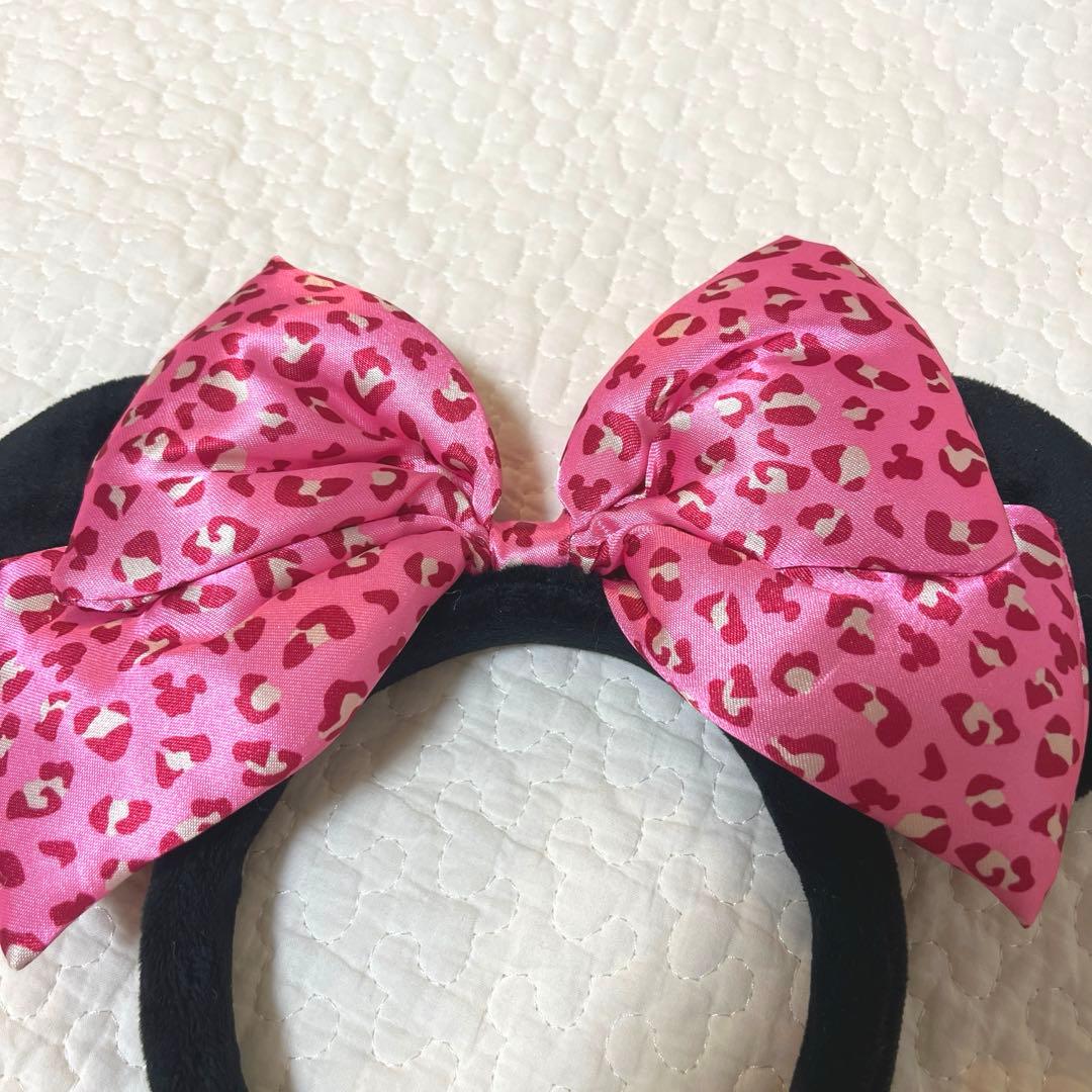 美品【Disney 】カチューシャ ミニー ヒョウ柄 ピンク レア 希少