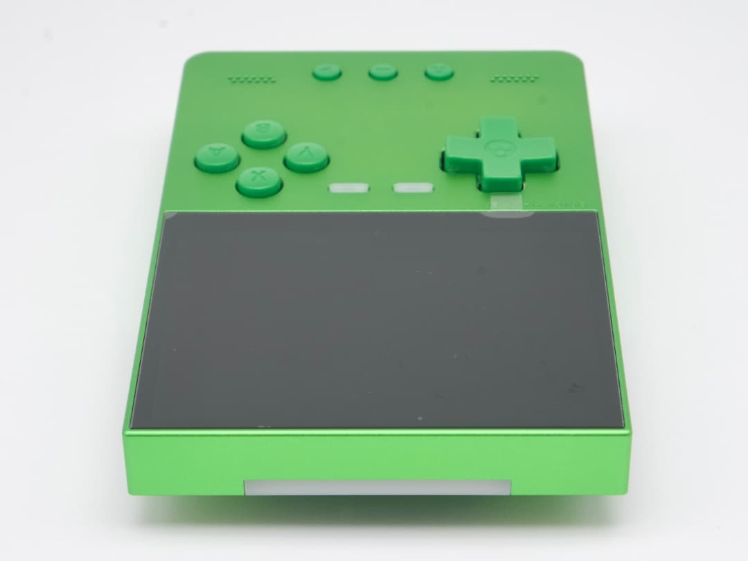 ＊TRIMUI BRICK HAMMER GREEN（MicroSDカードなし）