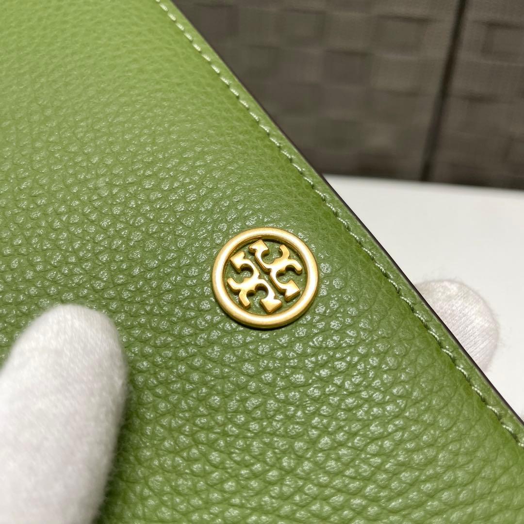 ゆ*ん様 Tory Burch 未使用　長財布　グリーン