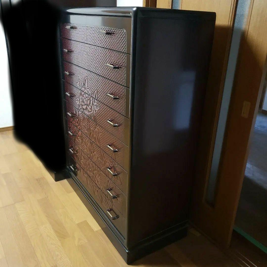 鎌倉彫桐箪笥 花彫刻 8引き出し