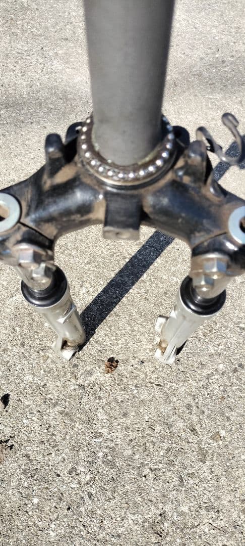 ホンダ カブAA04の、フロントフォーク