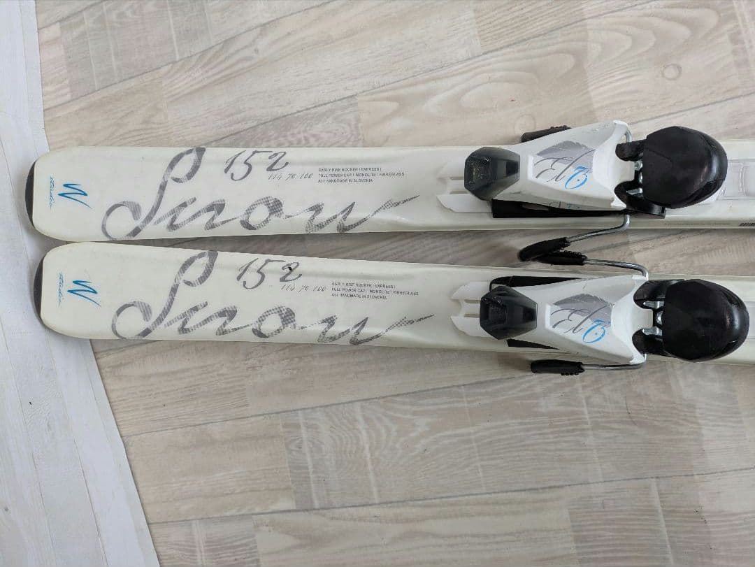 elan エラン W studio  スキー板　ストック1セット付き